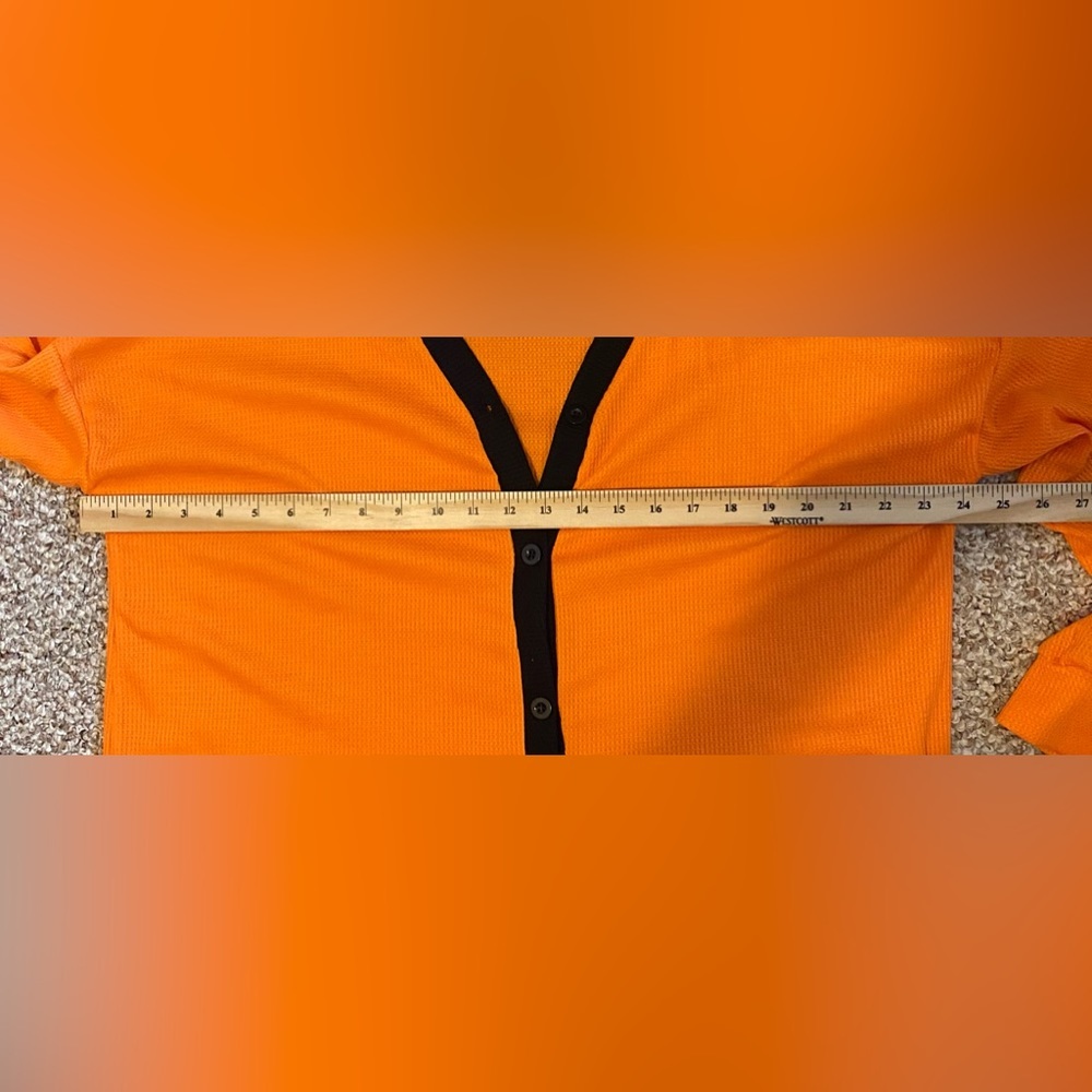 Floral Blooming textured top- NWT - Picture 3 of 7